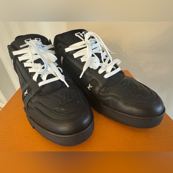 Louis Vuitton Black and White Men's Trainer Sneakers - US Size 11 - Picture 2 of 10